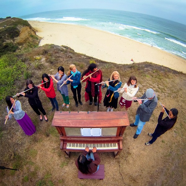 Flutes by the Sea photo: Lars Howlett